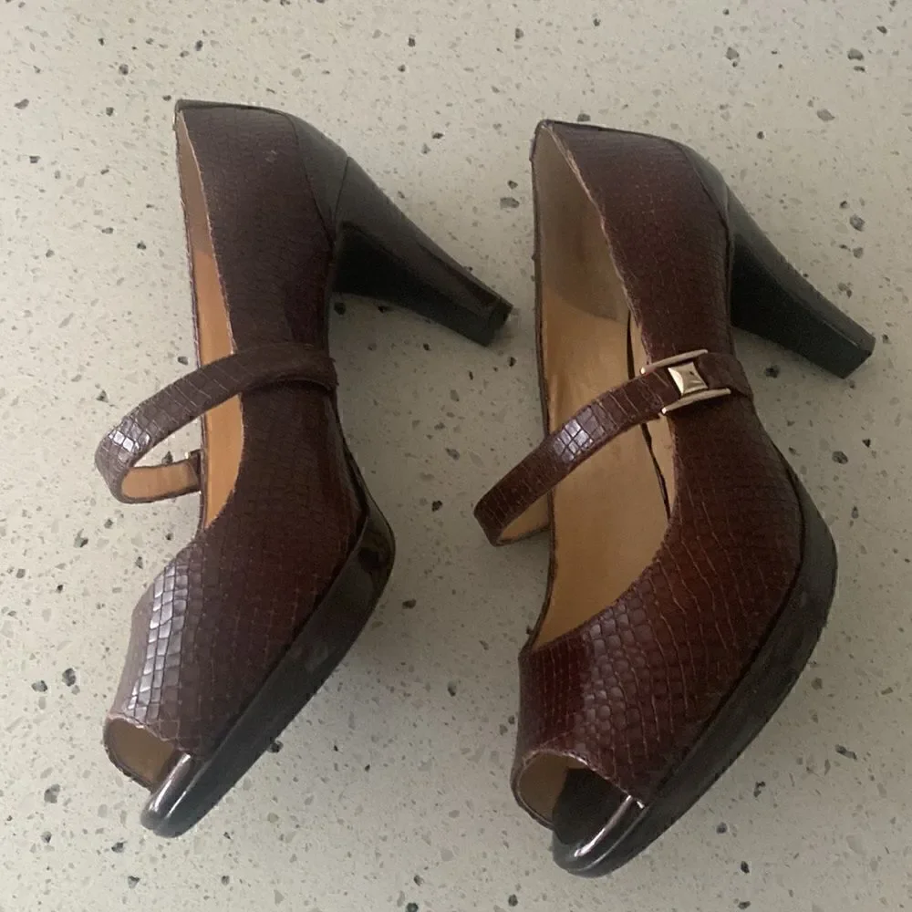 Alex Marie Reagan Women’s Woodberry Mary Jane Peep Toe Heels Pumps Size 8.5M